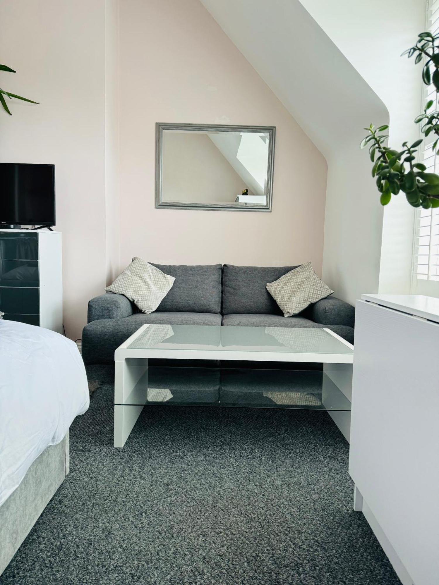 Penthouse Suite, Sea View, Close To Shops, Beach And Train St Leonards-on-Sea Exteriér fotografie